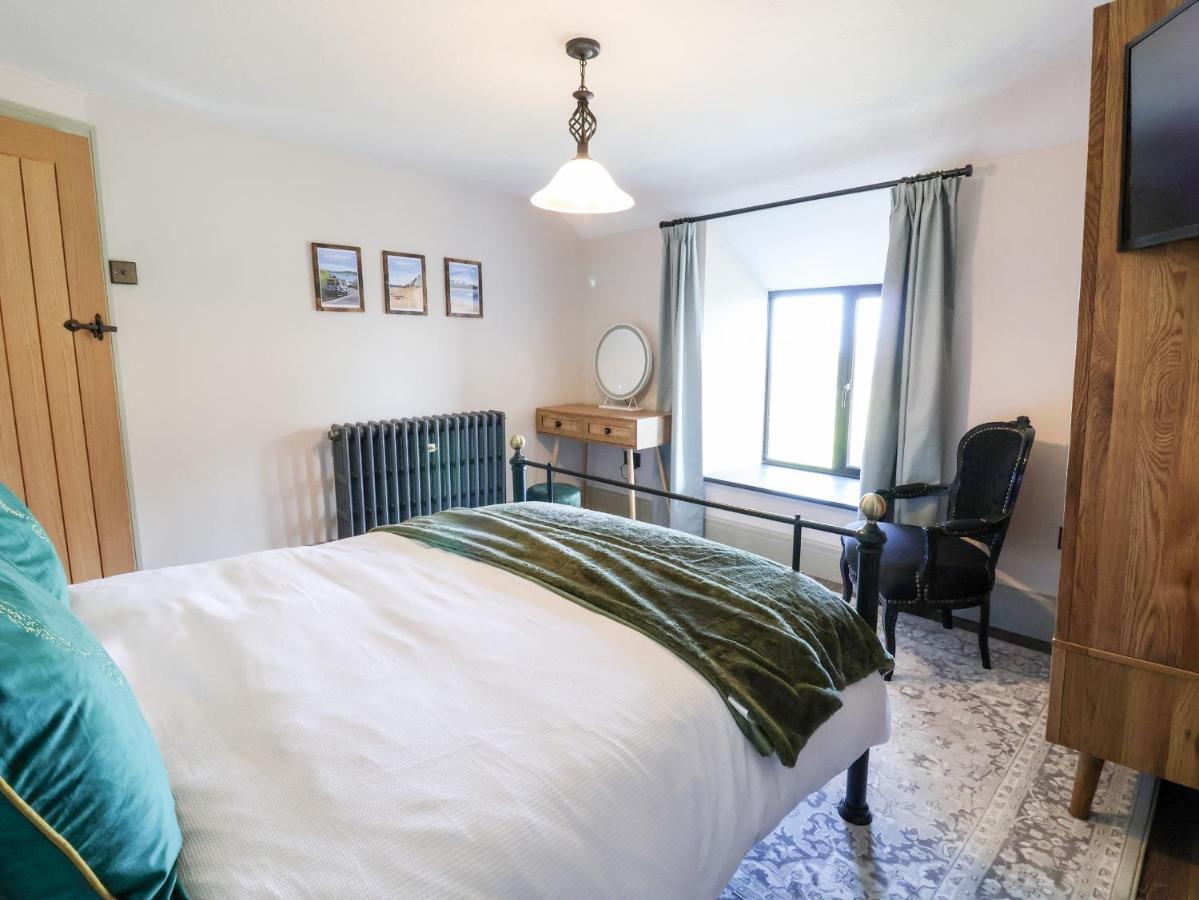 3 Penllan Cottages โฮลีเวล ภายนอก รูปภาพ